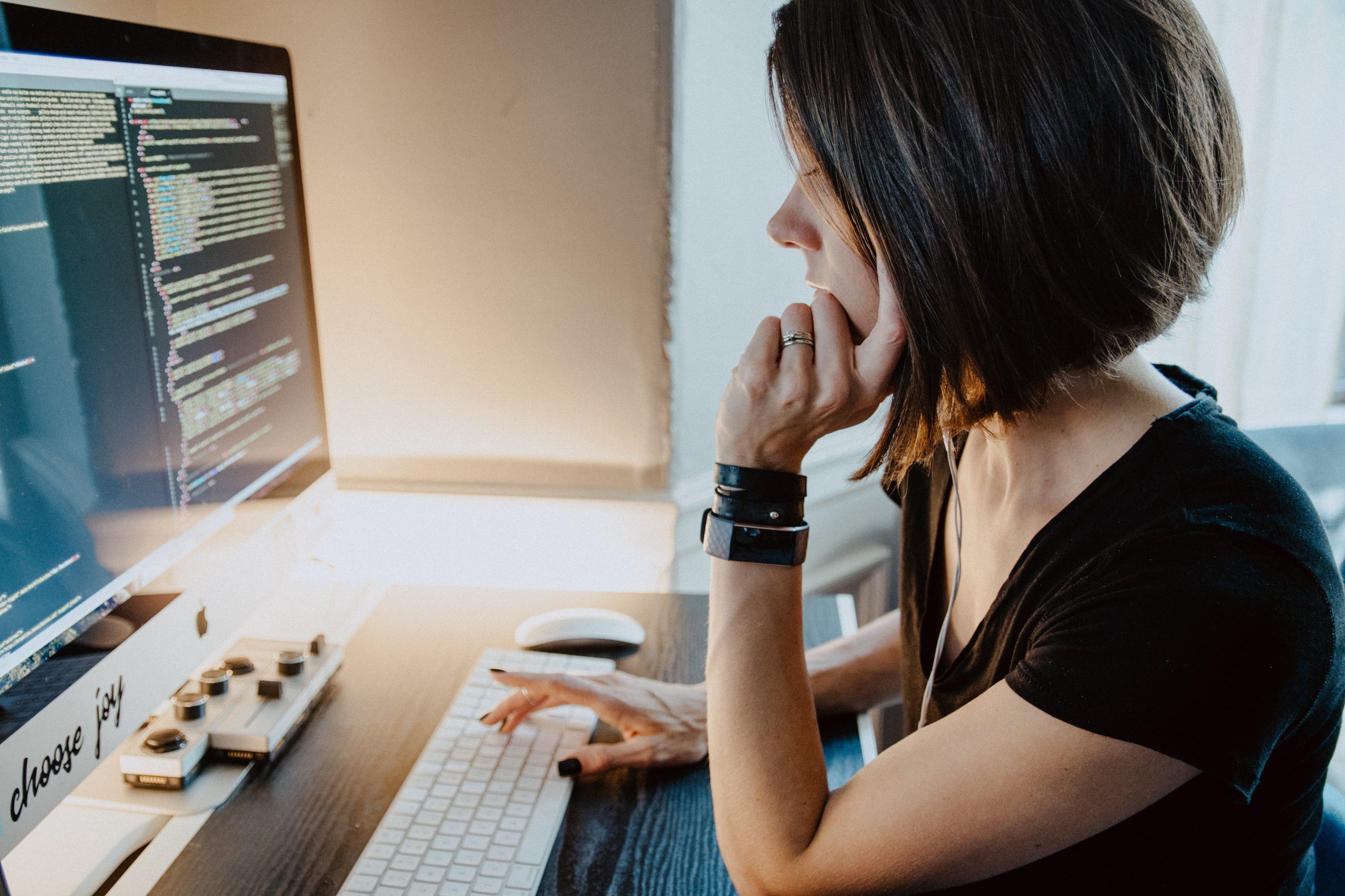 Lady on computer